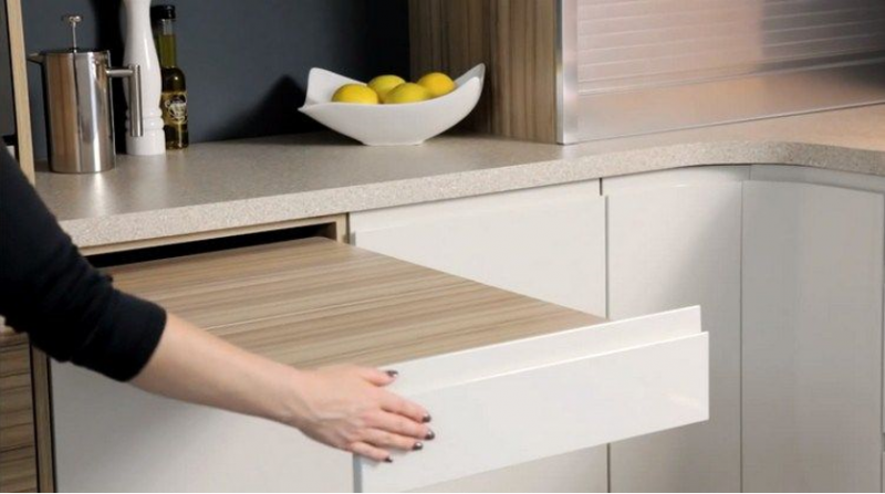 4. Desain Dapur Minimalis dengan Furnitur Tersembunyi