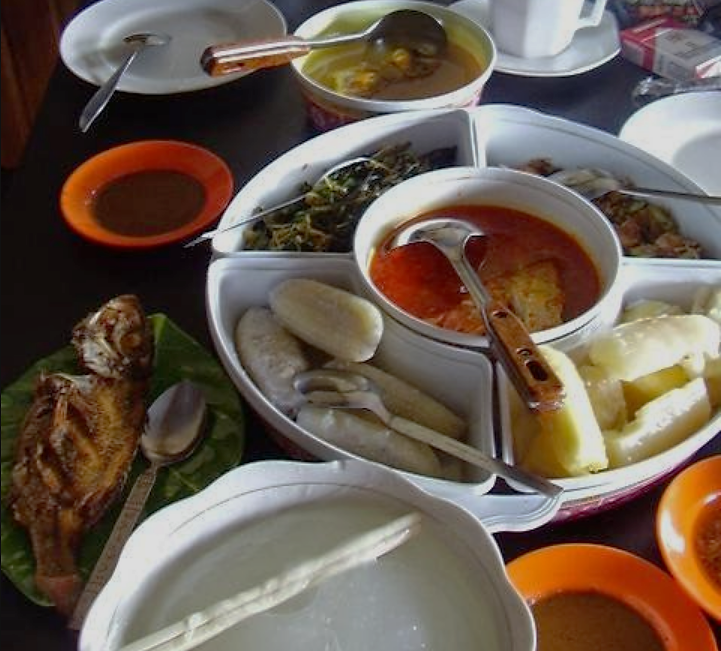 Kasbi Komplet Makanan Khas Maluku