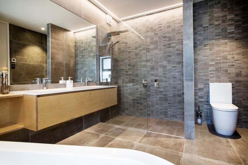 kamar mandi dengan batu alam