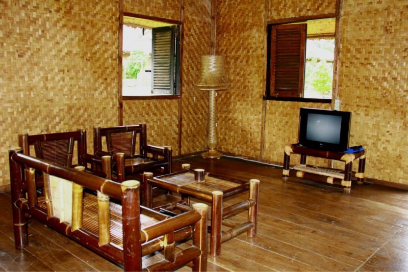 Desain Ruang Tamu Sederhana Rumah Bambu