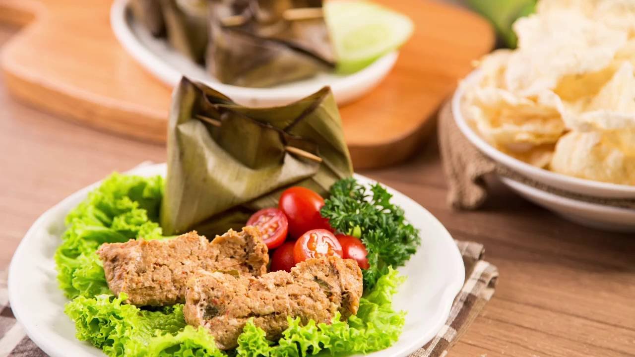 Makanan Bali Tum Ayam
