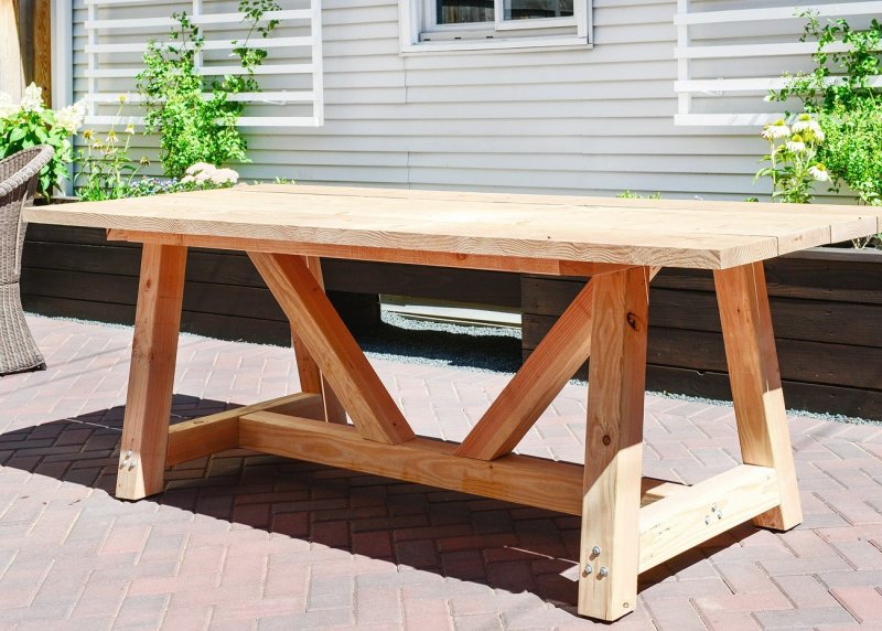 9. Simple Farmhouse Bench