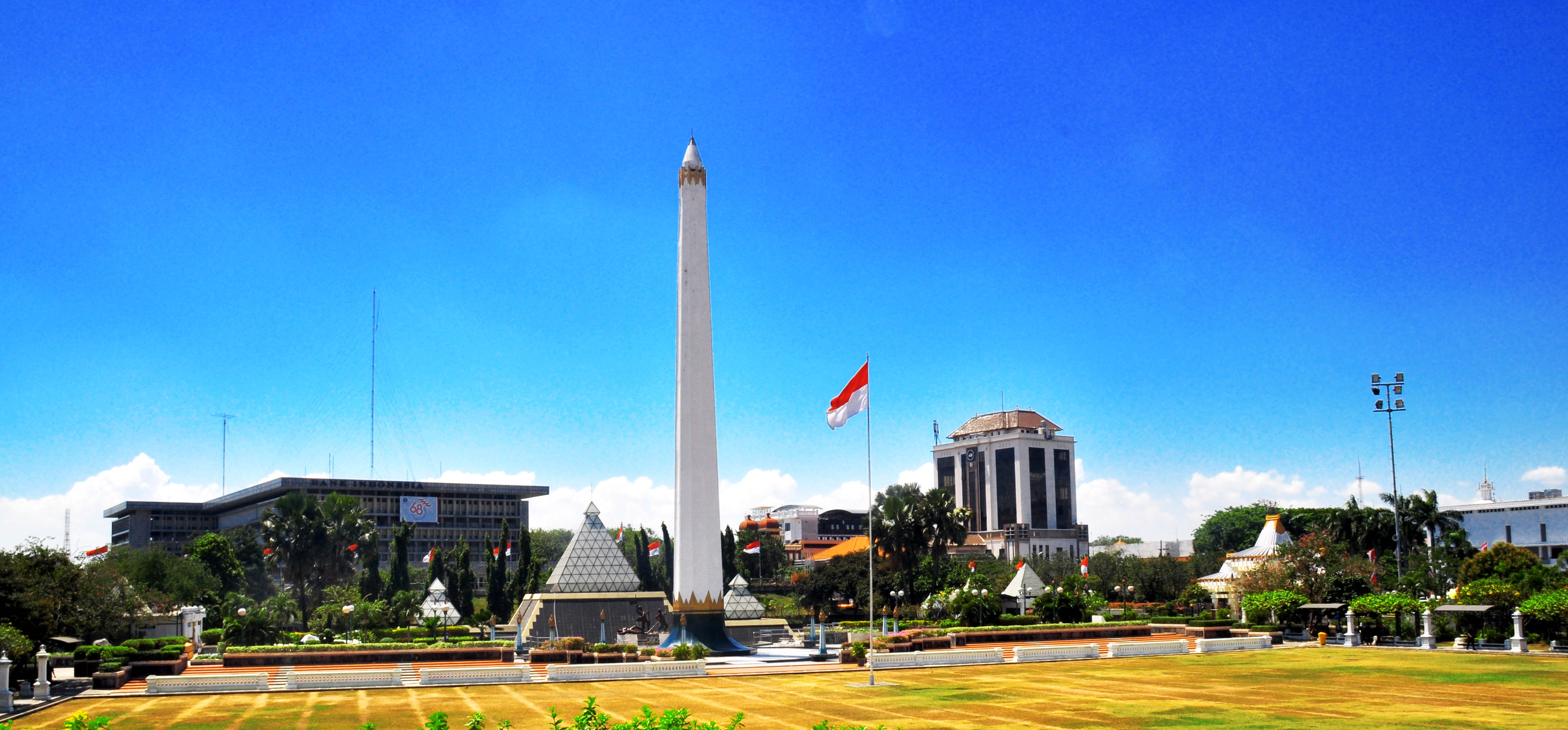 Tugu Pahlawan Dan Museum 10 November - Tempat Wisata Edukasi di Surabaya
