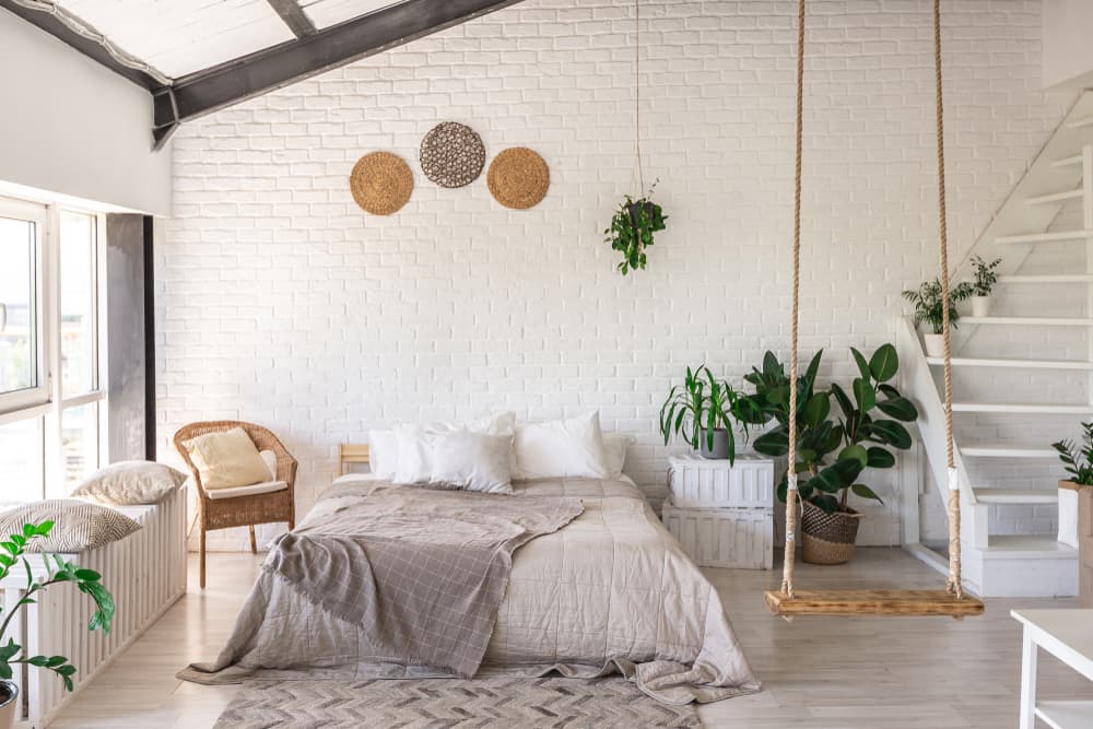 Kamar tidur minimalis dengan ayunan
